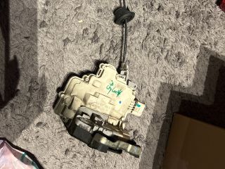 bontott AUDI A5 Jobb első Ajtózár