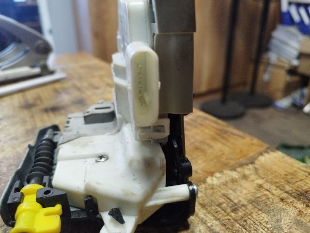 bontott AUDI A5 Jobb első Ajtózár