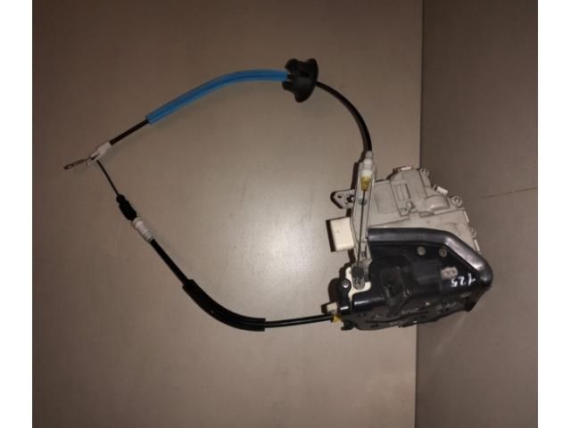 bontott AUDI A5 Jobb első Ajtózár