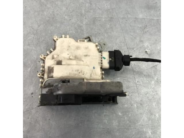 bontott AUDI A5 Jobb első Ajtózár