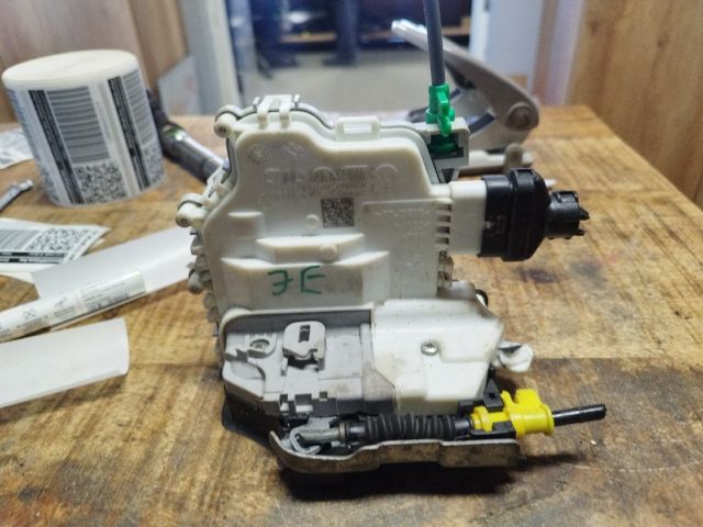 bontott AUDI A5 Jobb első Ajtózár