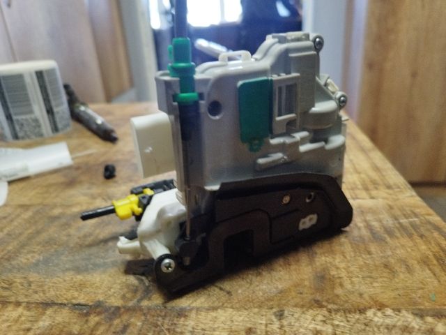 bontott AUDI A5 Jobb első Ajtózár