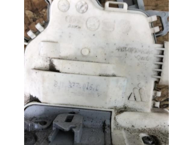 bontott AUDI A5 Jobb első Ajtózár