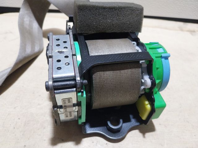 bontott AUDI A5 Jobb első Biztonsági Öv