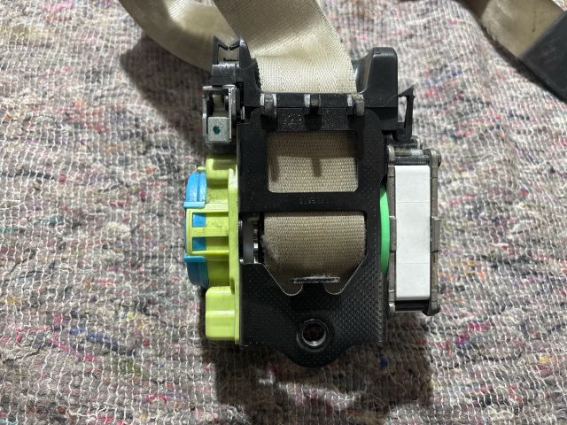 bontott AUDI A5 Jobb első Biztonsági Öv