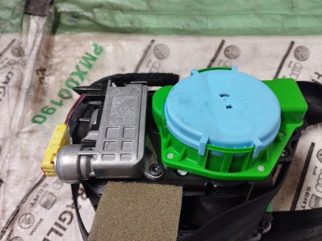 bontott AUDI A5 Jobb első Biztonsági Öv