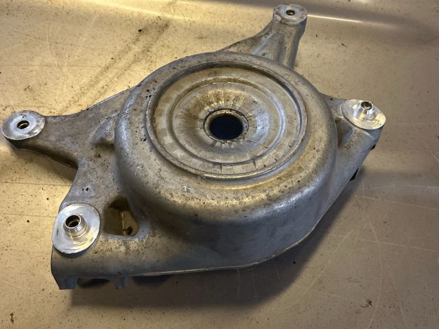 bontott AUDI A5 Jobb első Felső Rugótányér