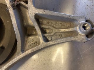 bontott AUDI A5 Jobb első Felső Rugótányér