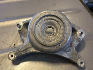 bontott AUDI A5 Jobb első Felső Rugótányér