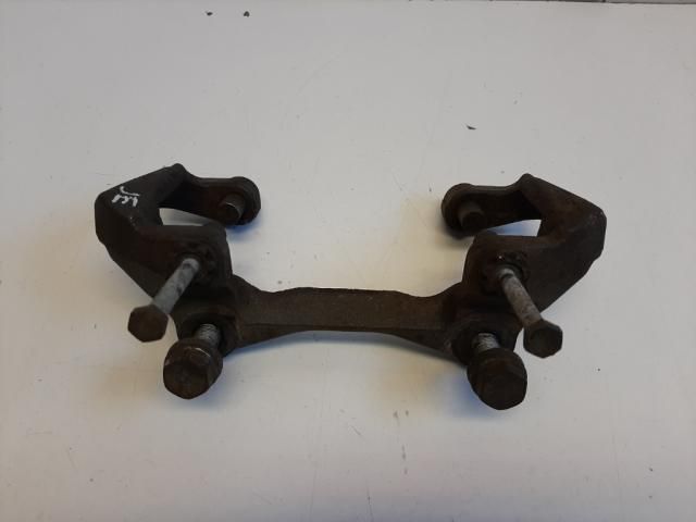 bontott AUDI A5 Jobb első Féltengely Tartó