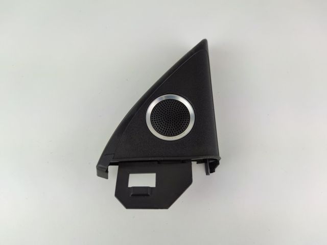 bontott AUDI A5 Jobb első Kis Hangszóró Burkolat