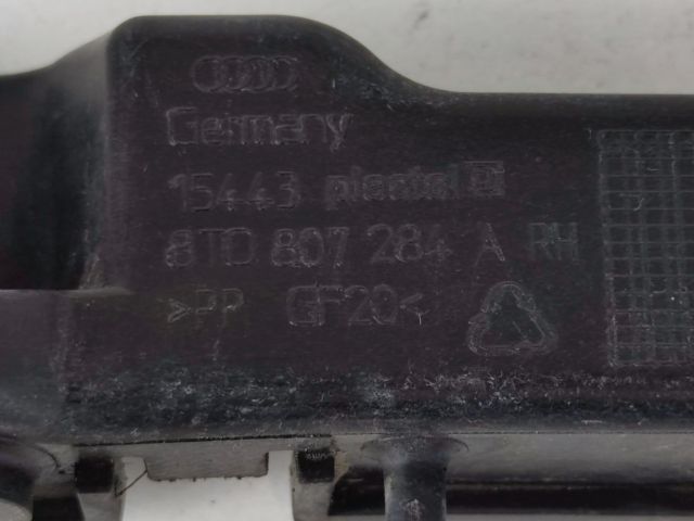 bontott AUDI A5 Jobb első Lökhárító Tartó (Műanyag)