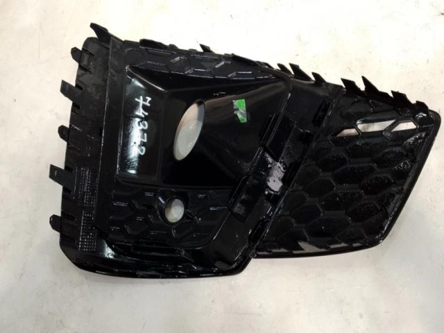 bontott AUDI A5 Jobb első Lökhárító Vakborítás