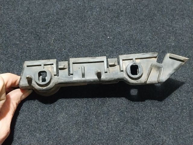 bontott AUDI A5 Jobb első Oldal Lökhárító Tartó (Műanyag)