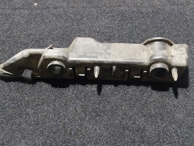 bontott AUDI A5 Jobb első Oldal Lökhárító Tartó (Műanyag)