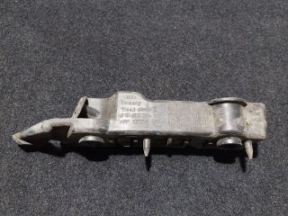 bontott AUDI A5 Jobb első Oldal Lökhárító Tartó (Műanyag)