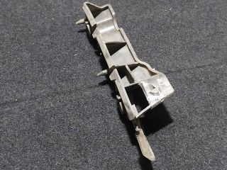 bontott AUDI A5 Jobb első Oldal Lökhárító Tartó (Műanyag)