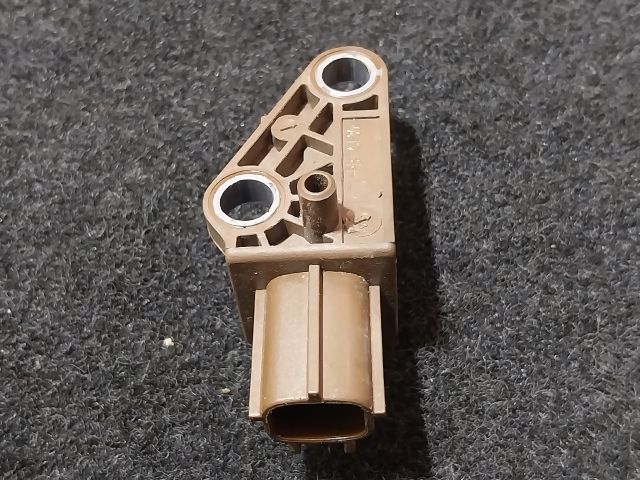 bontott AUDI A5 Jobb első Oldal Ütközés Érzékelő