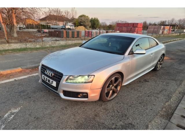 bontott AUDI A5 Jobb első Vízlehúzó Gumicsík