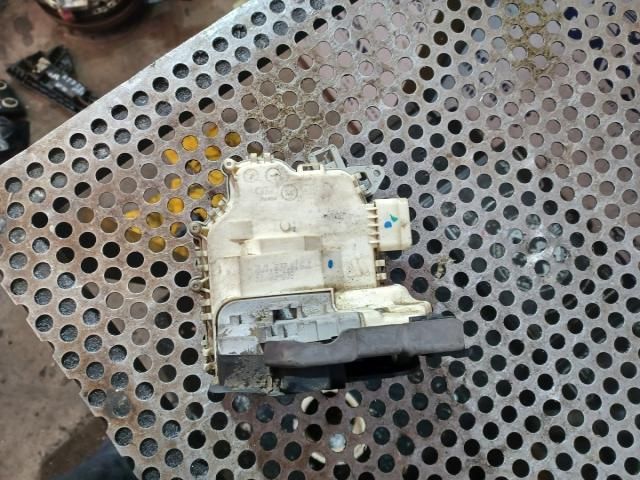 bontott AUDI A5 Jobb első Zsanér