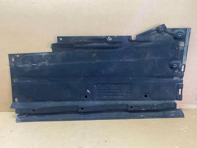 bontott AUDI A5 Jobb Fenéklemez