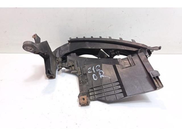 bontott AUDI A5 Jobb Fényszóró Tartó