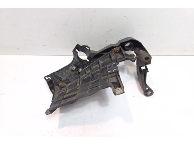 bontott AUDI A5 Jobb Fényszóró Tartó