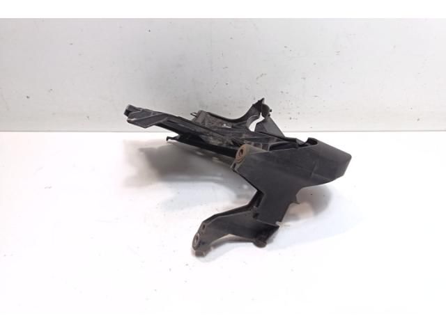 bontott AUDI A5 Jobb Fényszóró Tartó