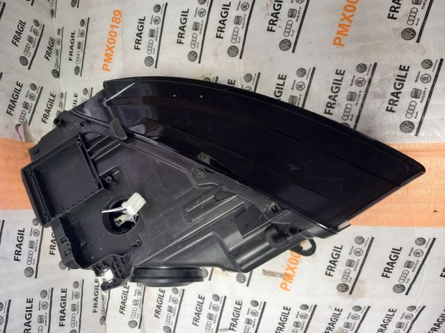 bontott AUDI A5 Jobb Fényszóró