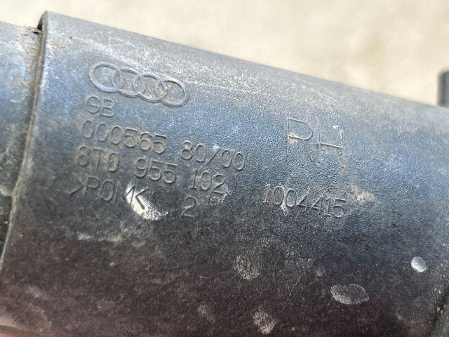 bontott AUDI A5 Jobb Fényszórómosó Fúvóka