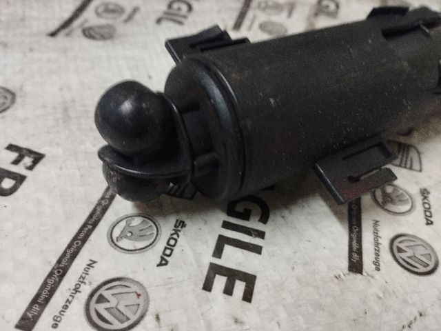 bontott AUDI A5 Jobb Fényszórómosó Fúvóka