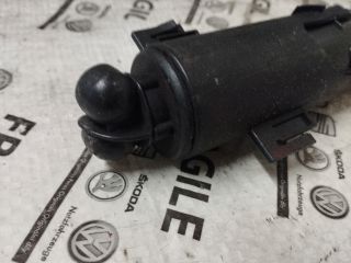 bontott AUDI A5 Jobb Fényszórómosó Fúvóka