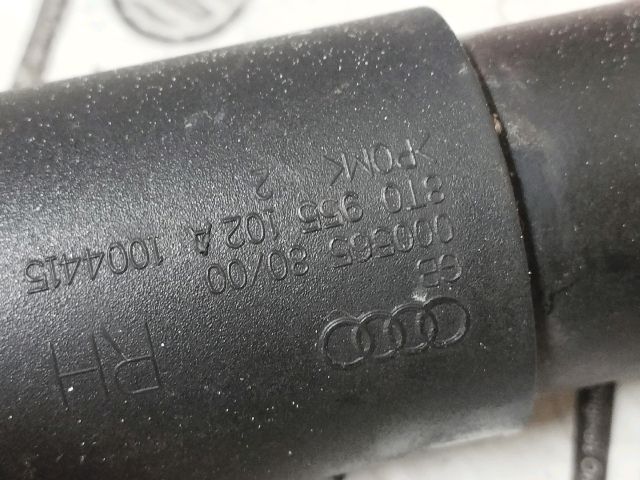 bontott AUDI A5 Jobb Fényszórómosó Fúvóka