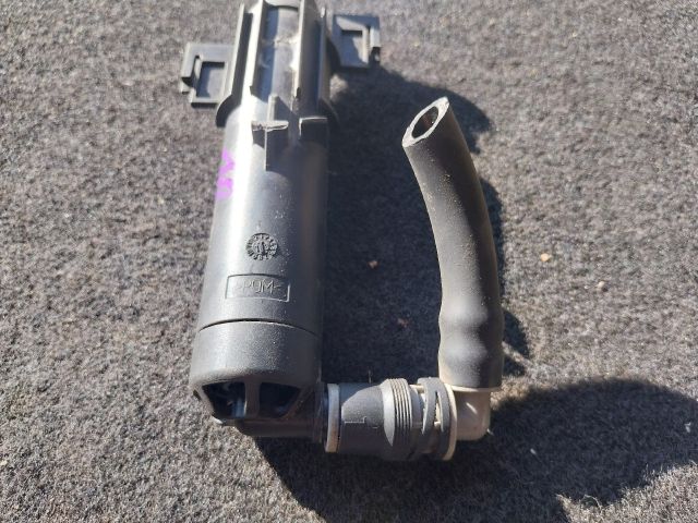 bontott AUDI A5 Jobb Fényszórómosó Fúvóka