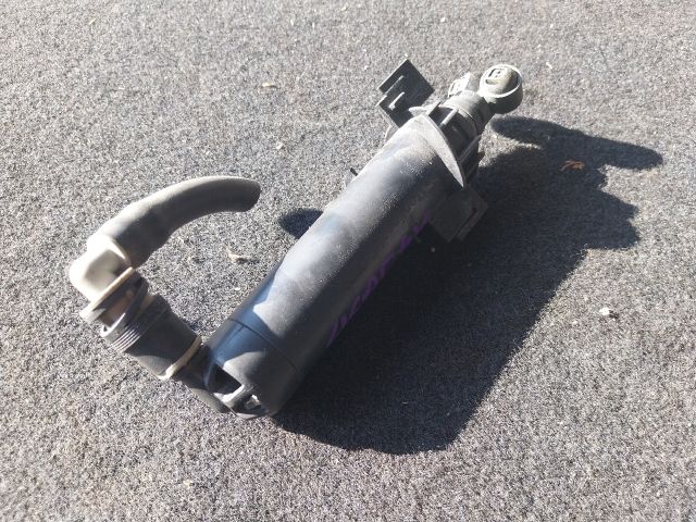 bontott AUDI A5 Jobb Fényszórómosó Fúvóka