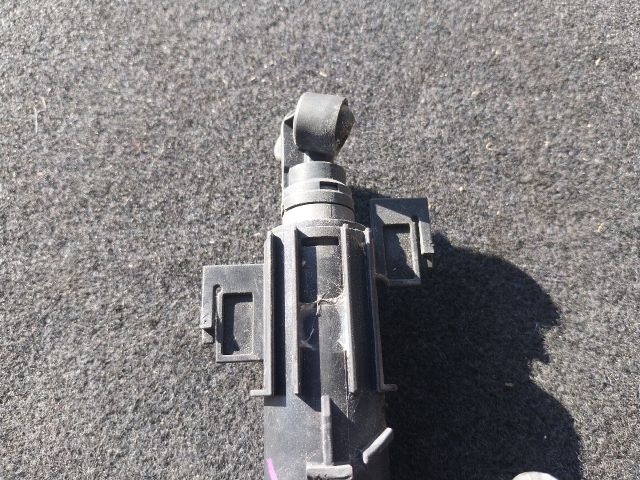 bontott AUDI A5 Jobb Fényszórómosó Fúvóka