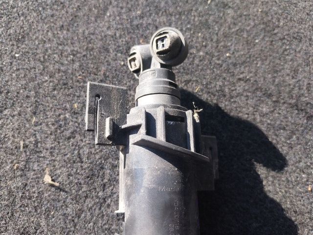 bontott AUDI A5 Jobb Fényszórómosó Fúvóka