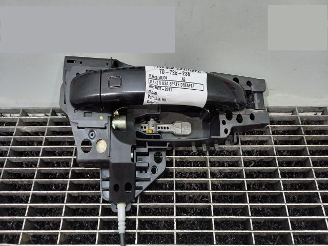 bontott AUDI A5 Jobb hátsó Külső Kilincs