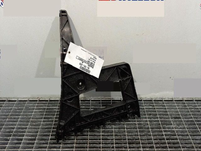 bontott AUDI A5 Jobb hátsó Lökhárító Tartó (Műanyag)