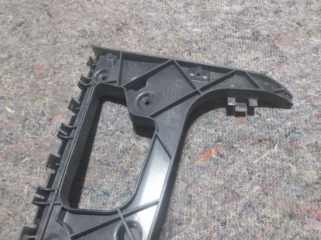 bontott AUDI A5 Jobb hátsó Oldal Lökhárító Tartó (Műanyag)