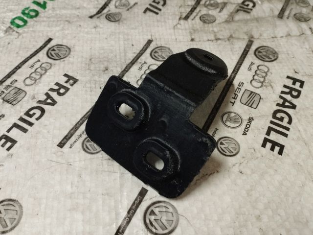 bontott AUDI A5 Jobb Kalaptartó Tartó Konzol