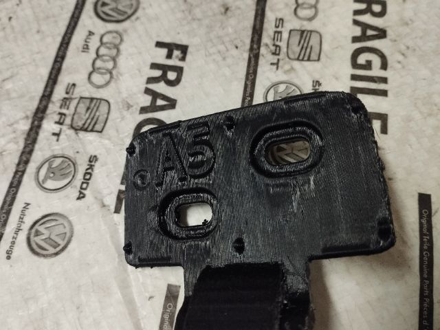 bontott AUDI A5 Jobb Kalaptartó Tartó Konzol