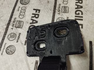 bontott AUDI A5 Jobb Kalaptartó Tartó Konzol