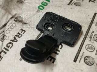 bontott AUDI A5 Jobb Kalaptartó Tartó Konzol