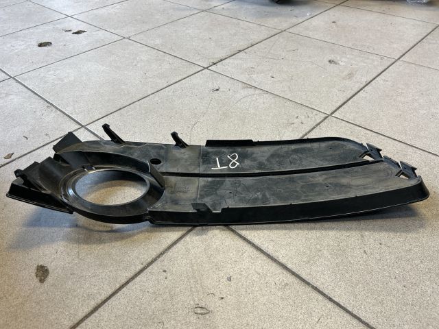 bontott AUDI A5 Jobb Ködlámpa Rács