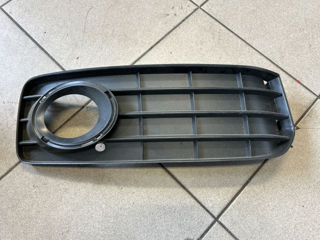 bontott AUDI A5 Jobb Ködlámpa Rács