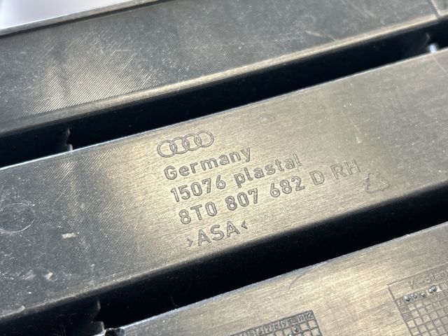 bontott AUDI A5 Jobb Ködlámpa Rács