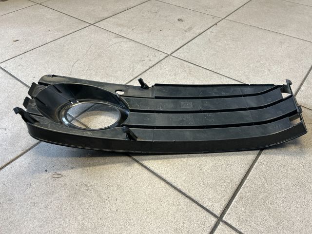 bontott AUDI A5 Jobb Ködlámpa Rács