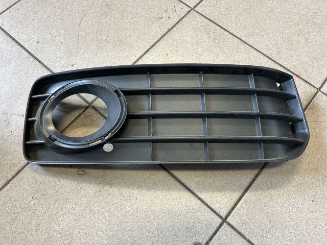 bontott AUDI A5 Jobb Ködlámpa Rács