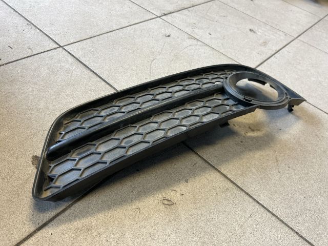 bontott AUDI A5 Jobb Ködlámpa Rács